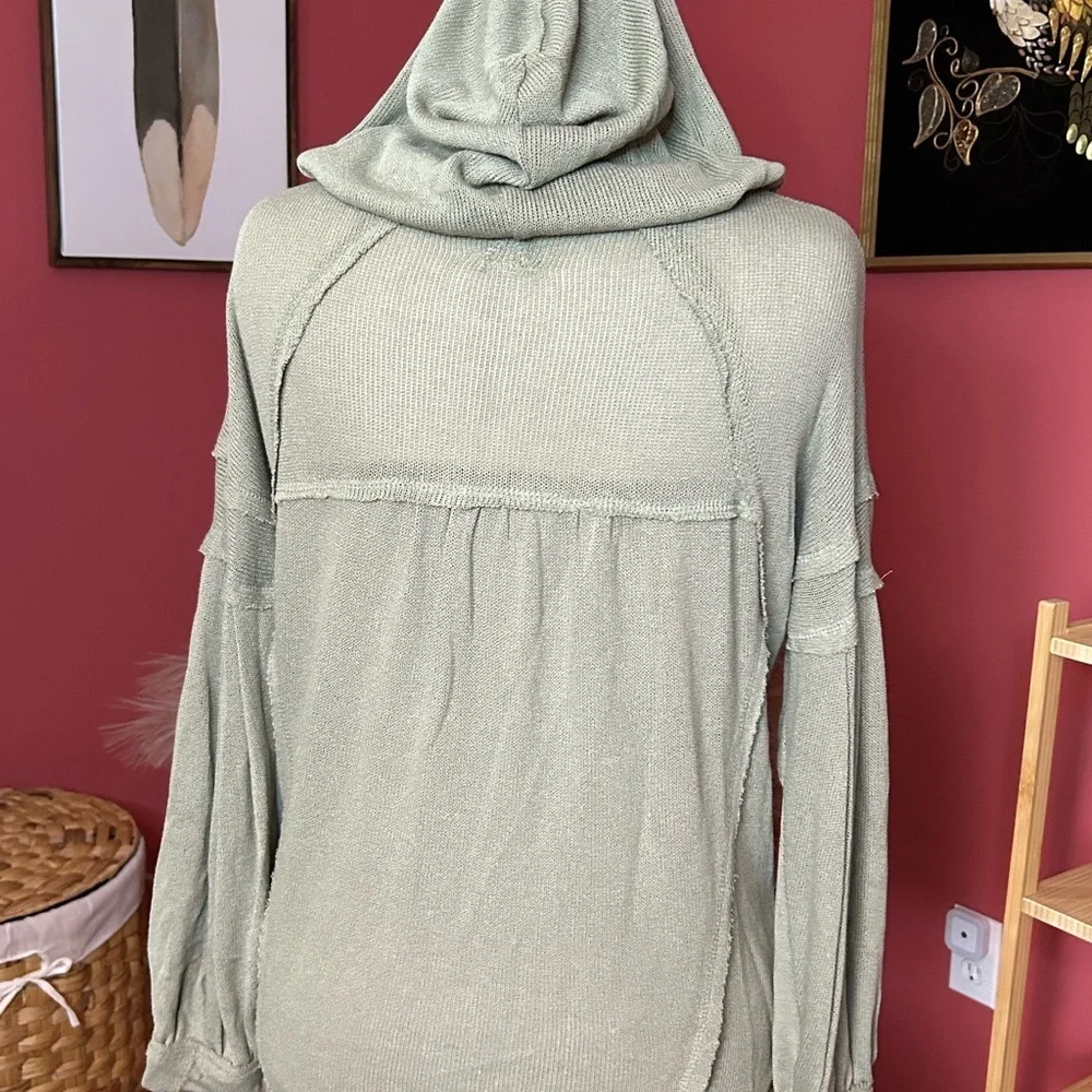 VICI hooded long sleeve sweater